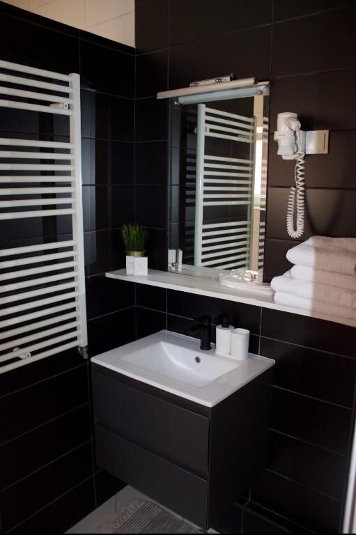Private bathroom at National Plus